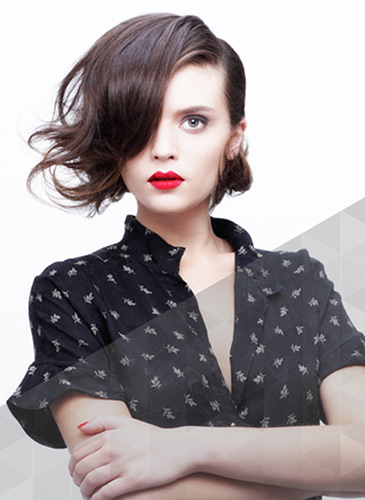 Victor Picolotto teaches this bob setting technique in lesson 4 of our online hairdressing course.