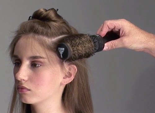 Start round brush blow dry training on long straight hair texture. Learn more >>>